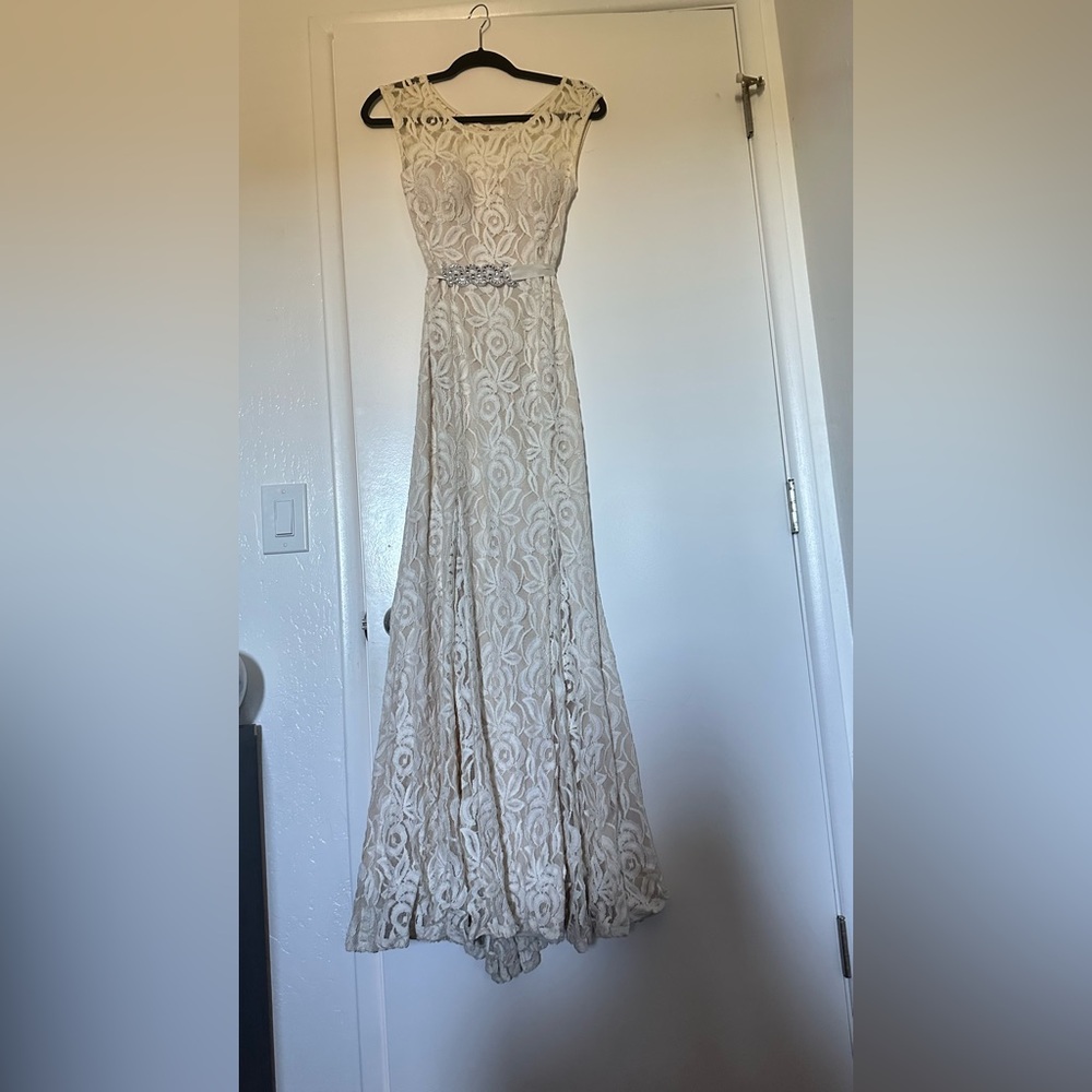 Betsy & Adam Cream Lace Maxi Dress